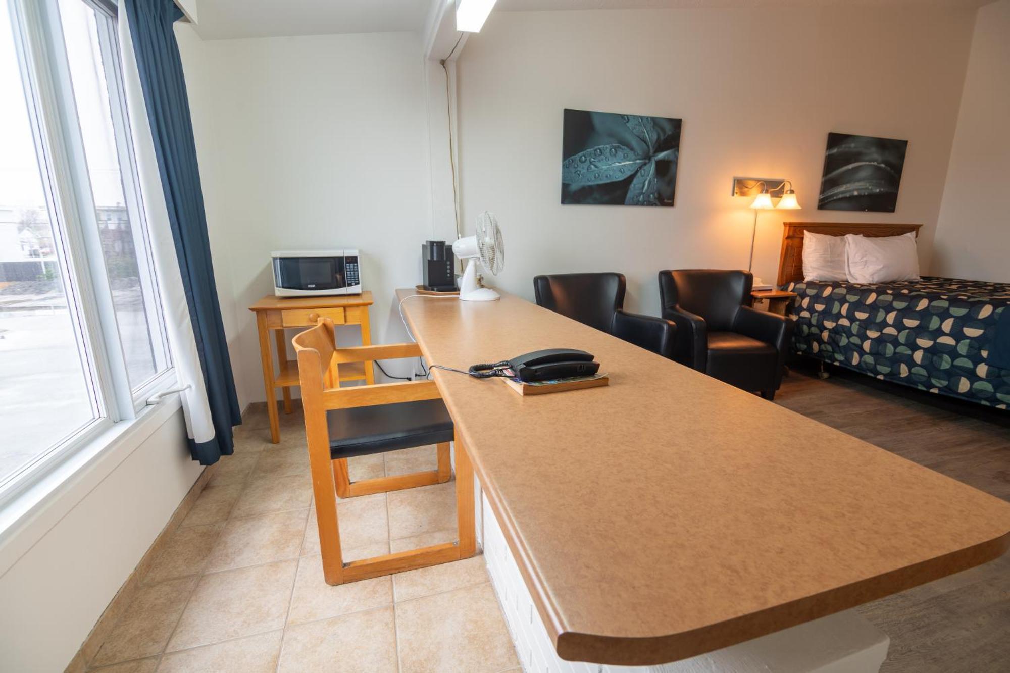 Hotel Les Mouettes Sept-Iles Exterior photo